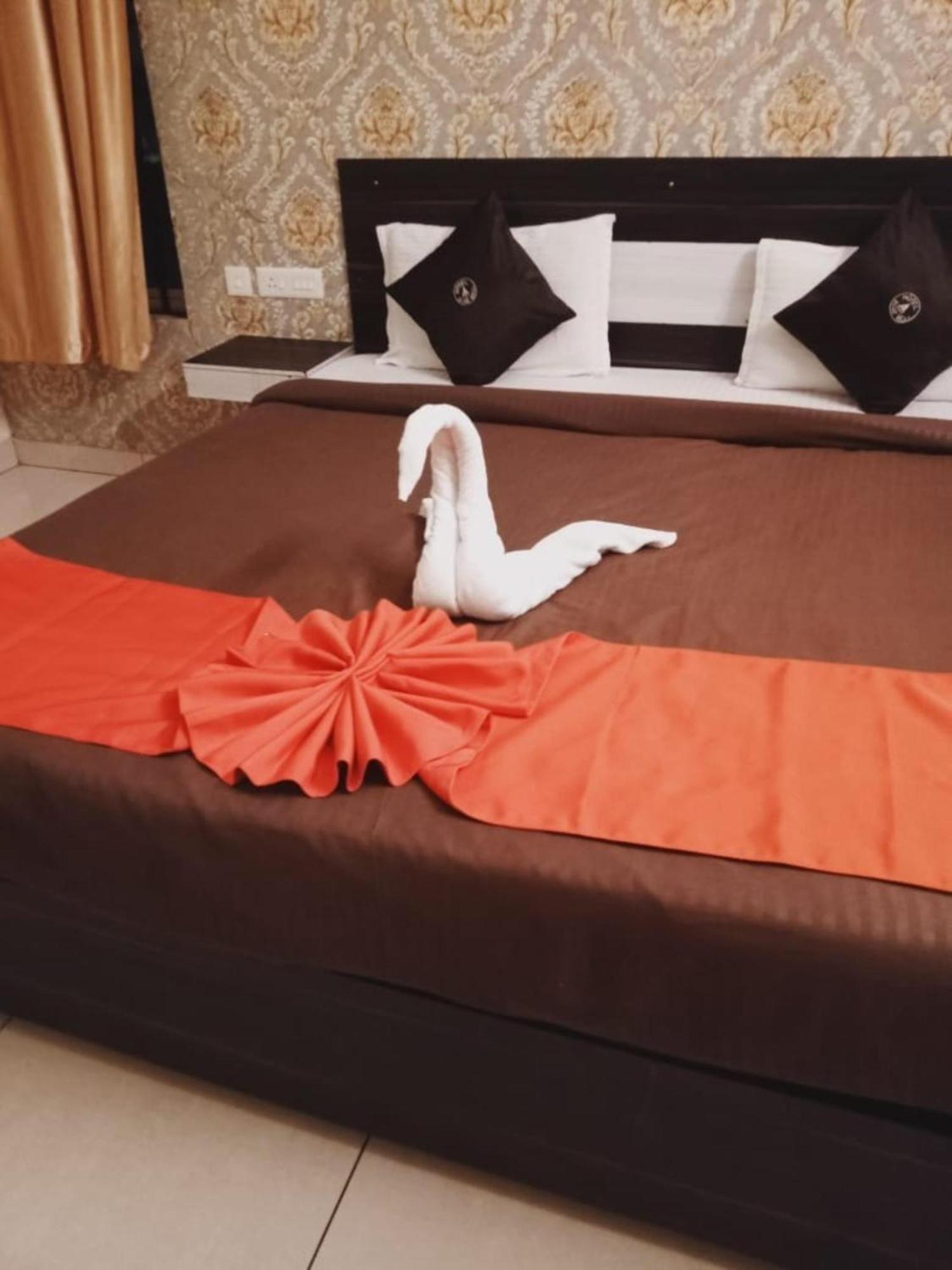 Goroomgo Blue Bell Bhubaneswar - Well Decorated Room -Wifi And Parking Facilities Available المظهر الخارجي الصورة