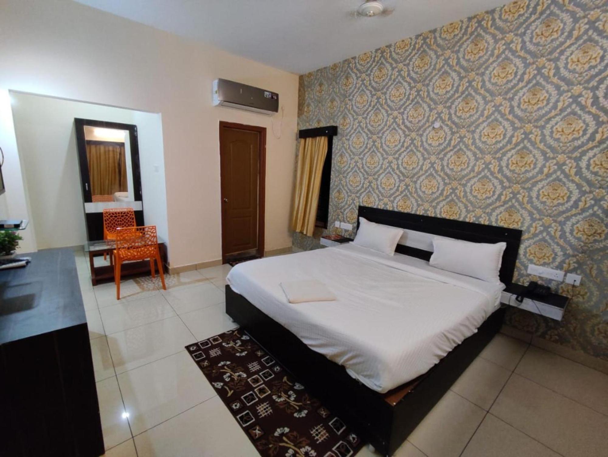 Goroomgo Blue Bell Bhubaneswar - Well Decorated Room -Wifi And Parking Facilities Available المظهر الخارجي الصورة