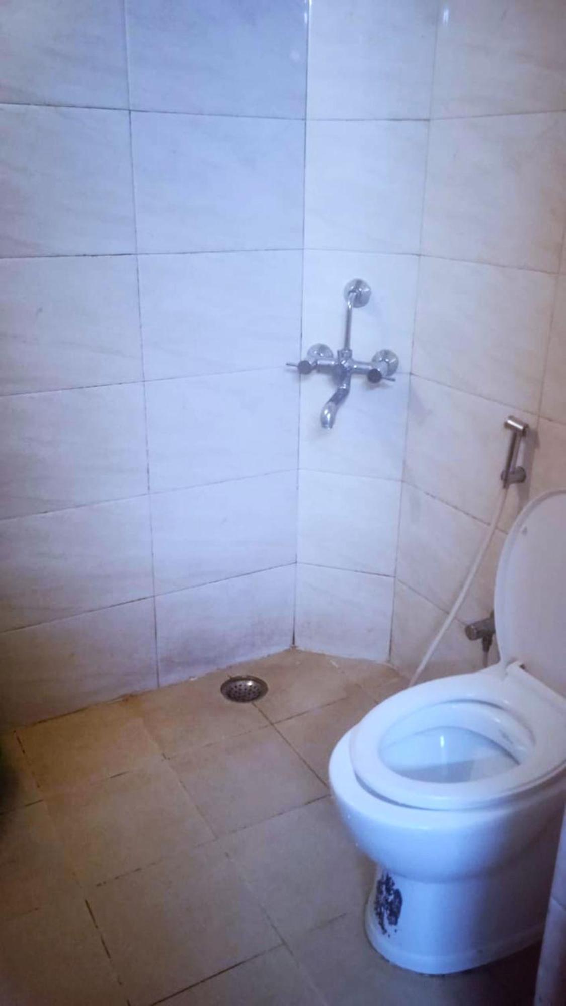 Goroomgo Blue Bell Bhubaneswar - Well Decorated Room -Wifi And Parking Facilities Available المظهر الخارجي الصورة